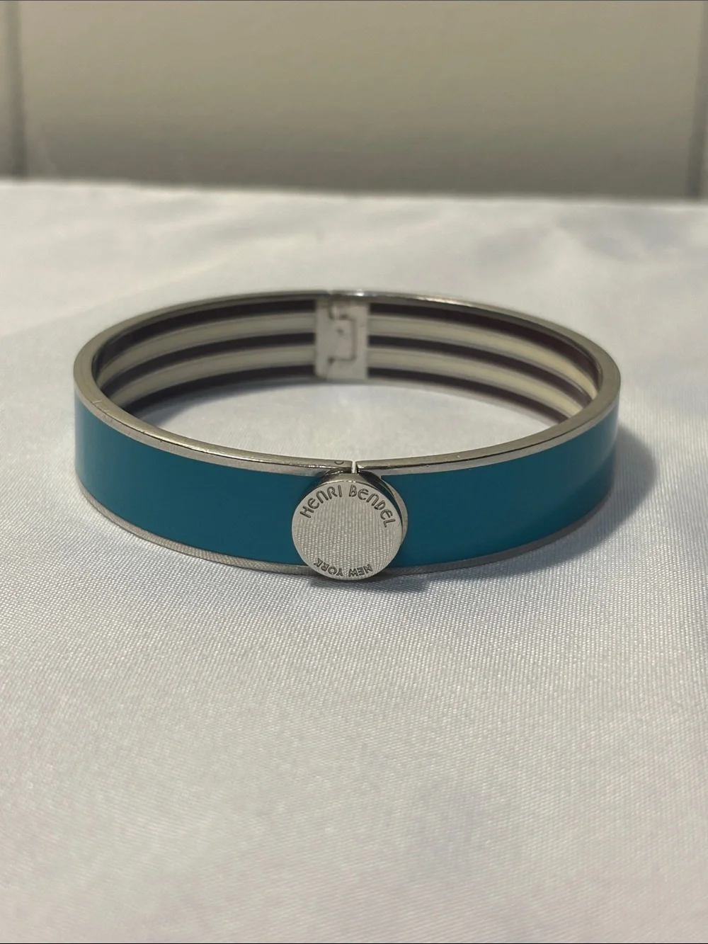 EUC - Henri Bendel Teal Enamel Button Hinged Bangle Bracelet